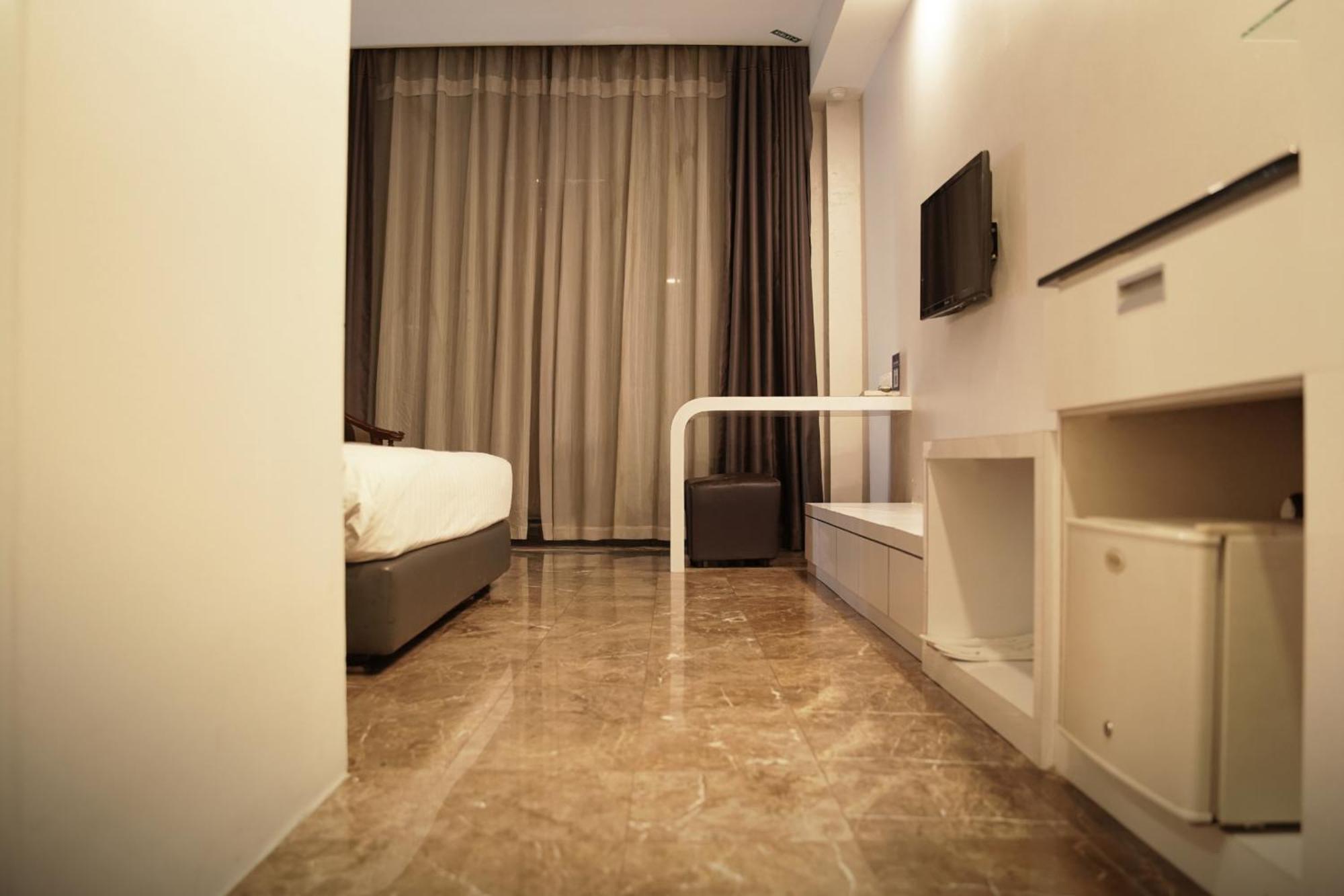 Dreamtel Cakarta Dış mekan fotoğraf